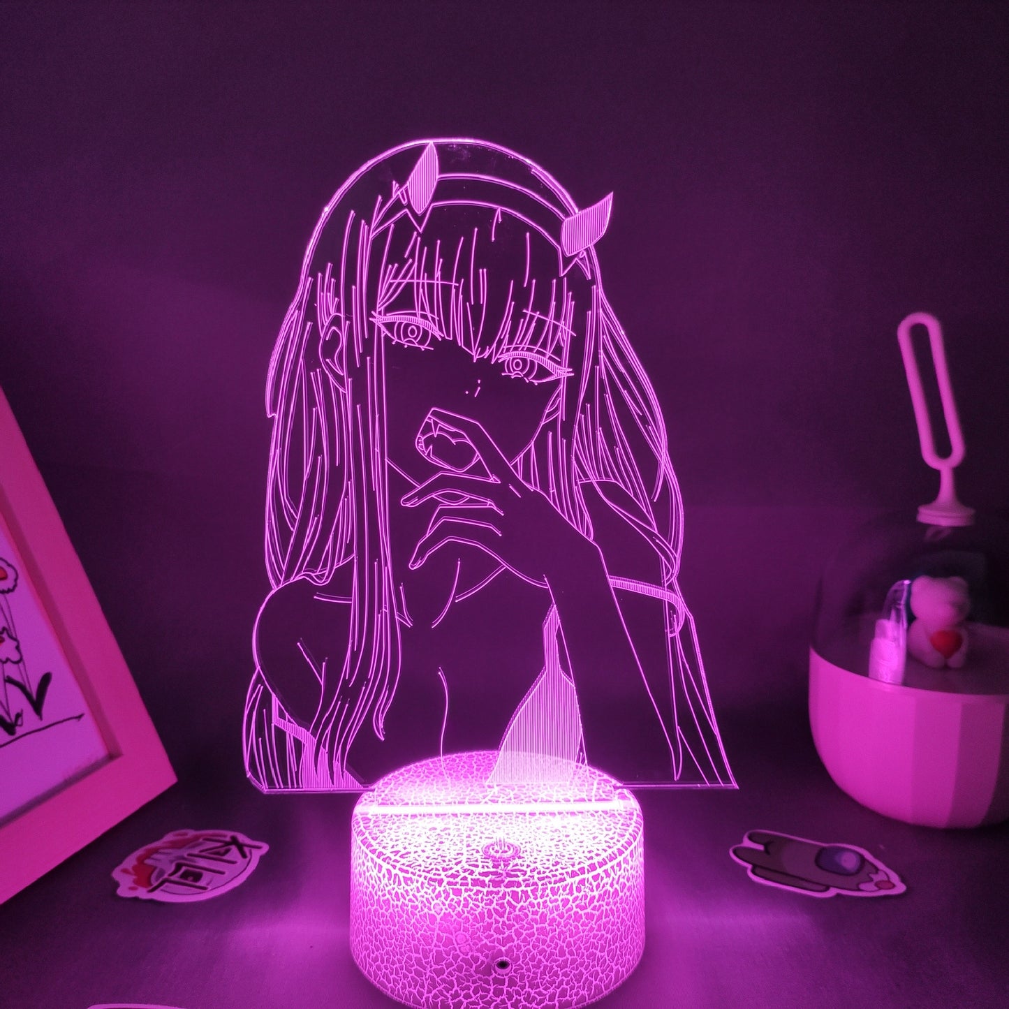 مصابيح ليلية LED RGB ثلاثية الأبعاد من Zero Two Figure 