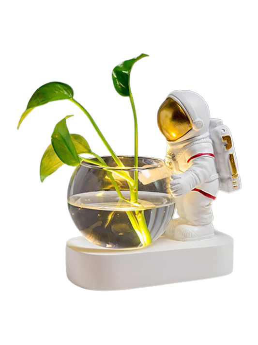 Nordic Astronaut Resin Flower Pot Light